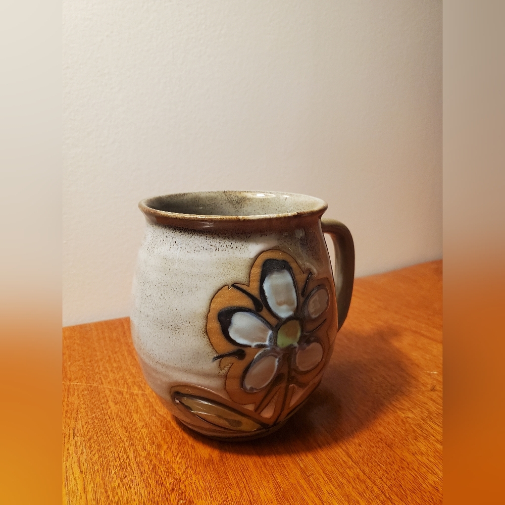 Handmade stoneware mug/ Finely crafted Pottery/big round Comfy mug/big Flower